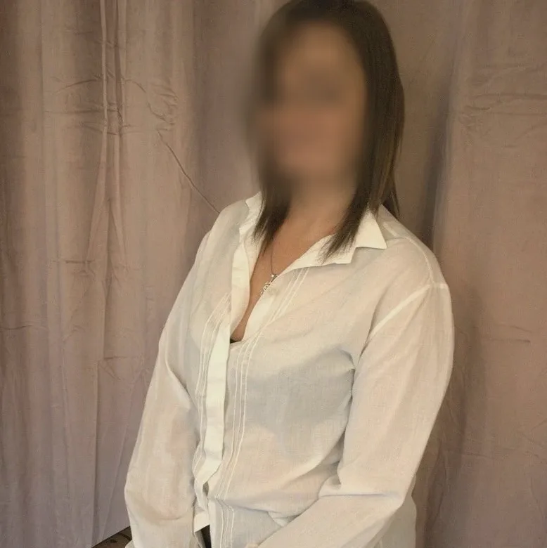 Nadia, 38