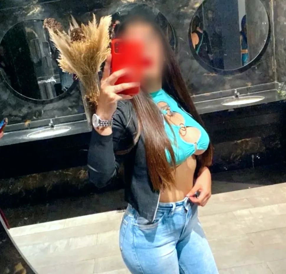 Rachel, 35
